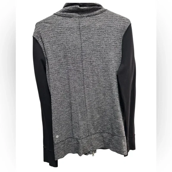 Lululemon Daily Yoga Jacket
Coco Pique Black / Black - Picture 6 of 8